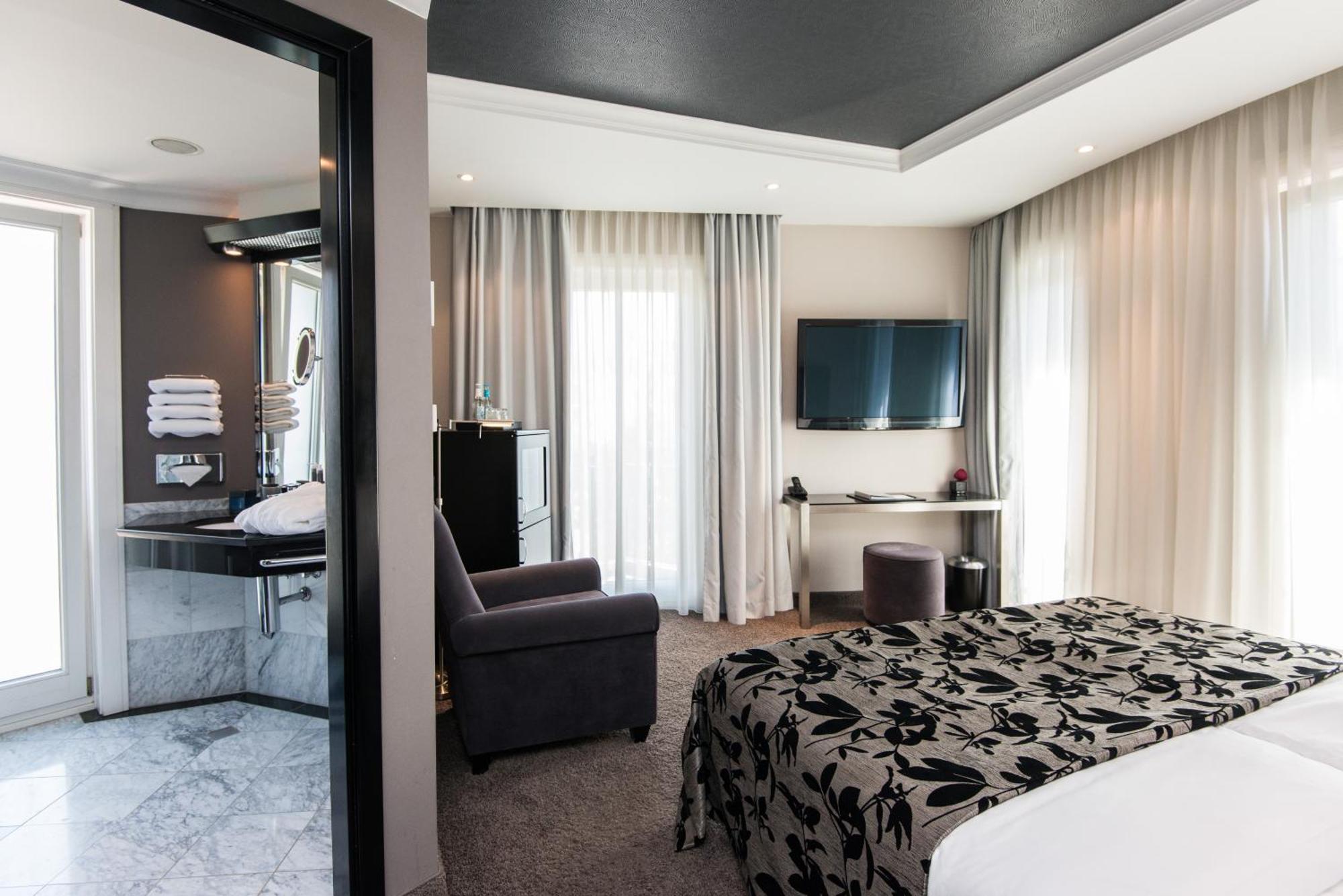 New Berlin Hotell Eksteriør bilde