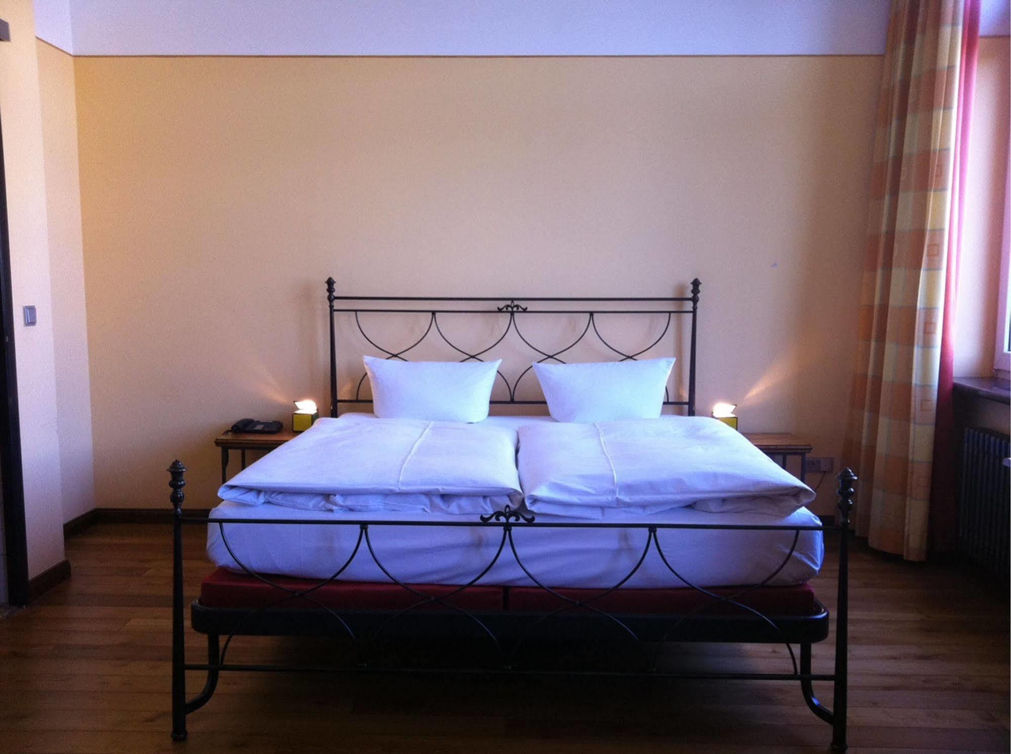 New Berlin Hotell Eksteriør bilde