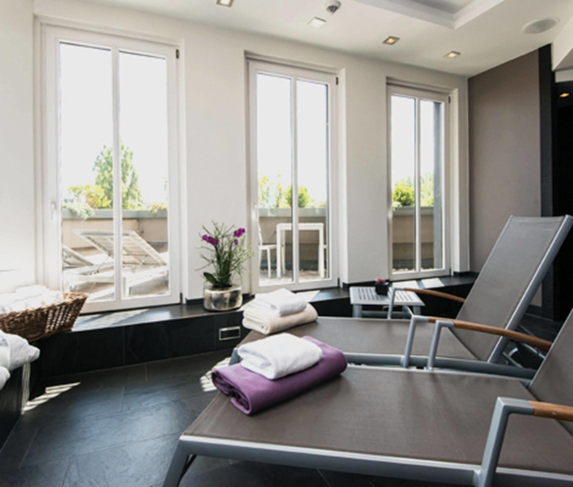 New Berlin Hotell Eksteriør bilde